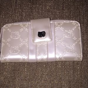 Lounge Fly hello kitty wallet